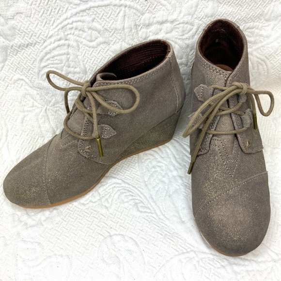 Toms Kala Dusty Gold Star Suede Wedge Bootie - Picture 1 of 13